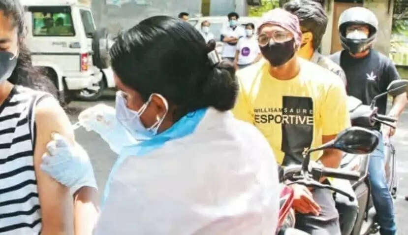 കേരളത്തിലെ ആദ്യ ഡ്രൈവ് ത്രൂ വാക്സിനേഷൻ സെന്റർ വൻ വിജയം