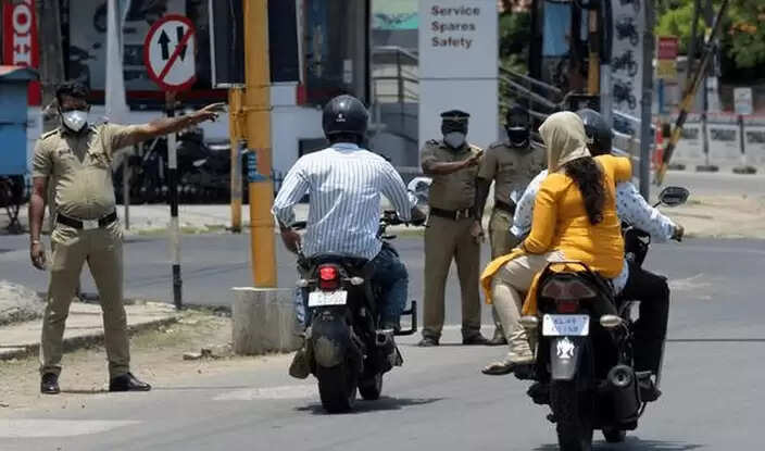 ലോക്ഡൗണ്‍ ഇളവ് : യാത്ര സംബന്ധിച്ച് മാര്‍ഗ്ഗനിര്‍ദ്ദേശങ്ങളായി