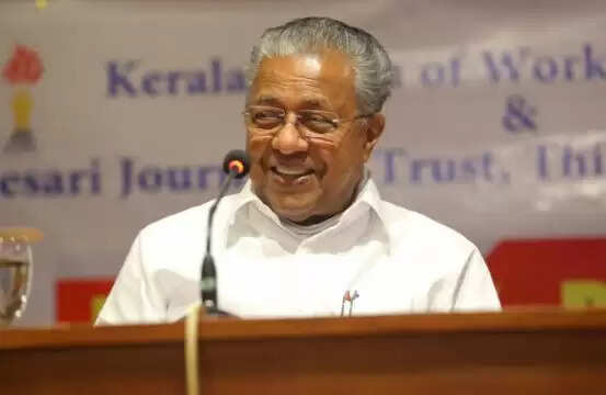 സംസ്ഥാനത്ത് ഓക്സിജന്‍ ലഭ്യത അതിവേഗം കുറഞ്ഞുവരികയാണെന്ന് മുഖ്യമന്ത്രി പിണറായി വിജയന്‍