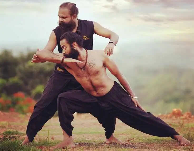 യൗവ്വനം നിലനിര്‍ത്താന്‍ പരിശീലിക്കാവുന്ന എളുപ്പ മാര്‍ഗ്ഗവുമായി അഗസ്ത്യം