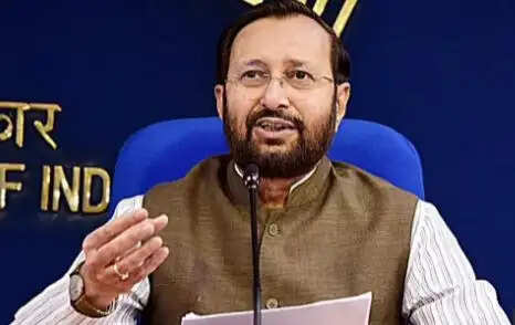 രാജ്യത്തെ ജനങ്ങള്‍ക്ക് പൂര്‍ണമായും കോവിഡ് വാക്‌സിന്‍ നല്‍കുമെന്ന് കേന്ദ്ര മന്ത്രി പ്രകാശ് ജാവഡേക്കര്‍