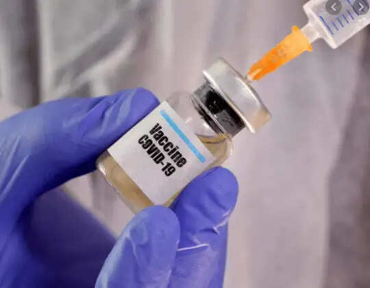 സംസ്ഥാനത്തെത്തിച്ച കോവിഡ് വാക്‌സിൻ ഇന്ന് മുതൽ ജില്ലാ കേന്ദ്രങ്ങളിൽ വിതരണം ചെയ്യും