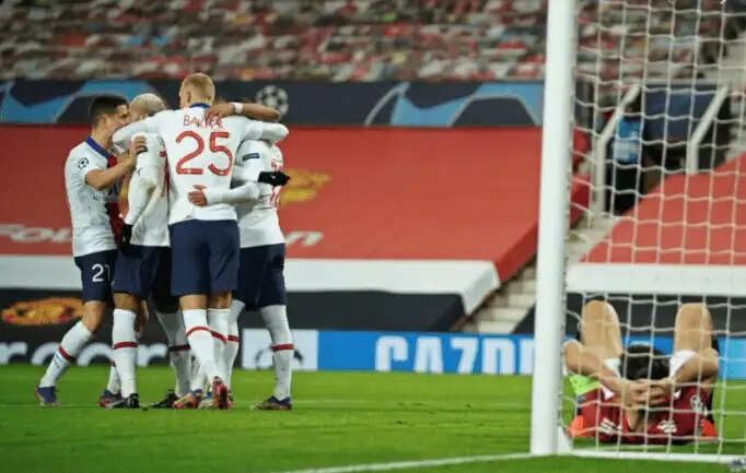 &nbsp;മാഞ്ചസ്റ്റര്‍ യുണൈറ്റഡിനെ അവരുടെ തട്ടകത്തില്‍ ഒന്നിനെതിരെ മൂന്നു ഗോളുകള്‍ക്ക് പരാജയപ്പെടുത്തി പിഎസ്ജി