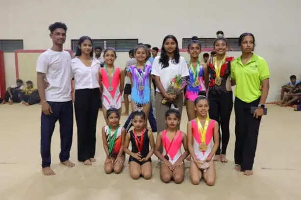  സംസ്ഥാന ജിംനാസ്റ്റിക്ക് ചാമ്പ്യന്‍ഷിപ്പില്‍ റിഥമിക്ക് ജിംനാസ്റ്റില്‍ മികച്ച പ്രകടനം കാഴ്ച്ച വെച്ച എറണാകുളം ജില്ലാ സബ് ജൂനിയര്‍ അണ്ടര്‍ 10 ടീമംഗങ്ങള്‍