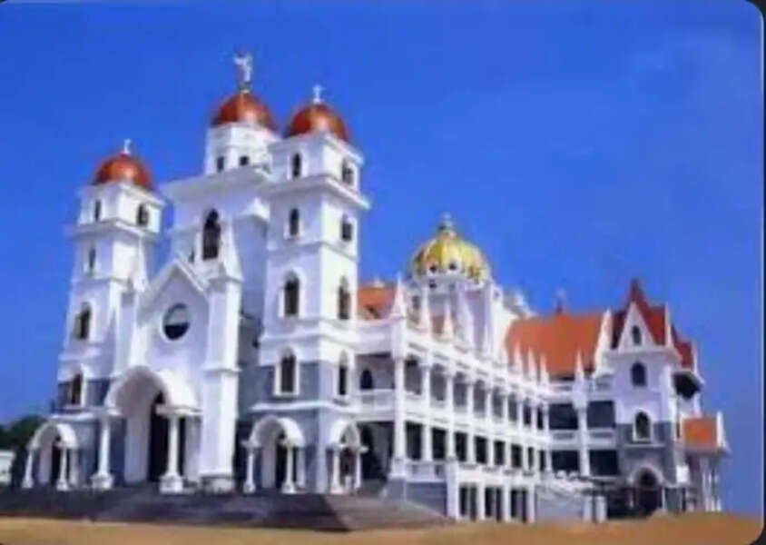 വെട്ടുകാട് പള്ളിയിൽ അമിനിറ്റി സെന്റർ തുറന്നു